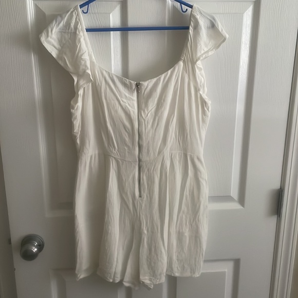 Volkom size M white romper - Picture 3 of 3